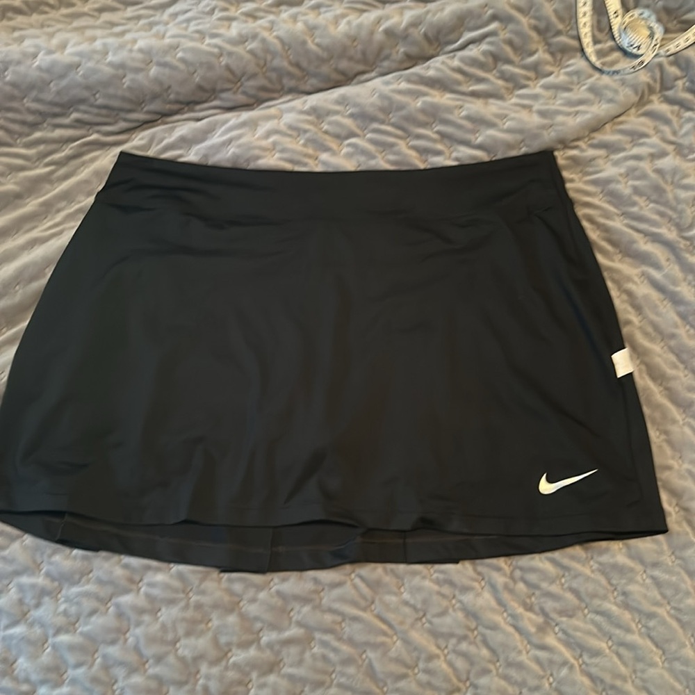 Nike Tour Womens  black and white dri fit ADV Golf skort womens sz L